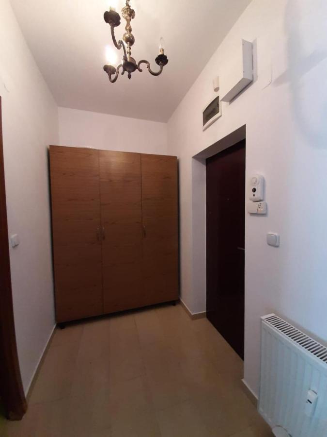 Arad Chic Apartament Uta Exterior foto