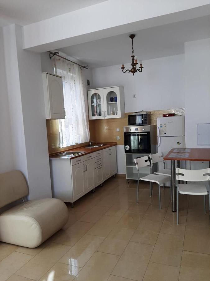 Arad Chic Apartament Uta Exterior foto
